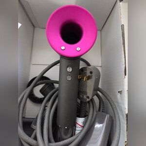 Dyson Supersonic Dryer *refurbished*